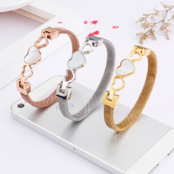 Stainless steel heart-shaped bangle bracelet